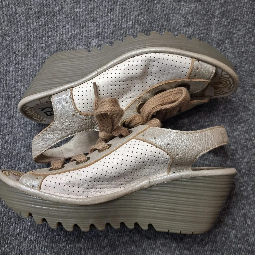 Fly London Yaffa Metallic Leather Wedge Sandals Champagne Gold P500617005 SZ 37
